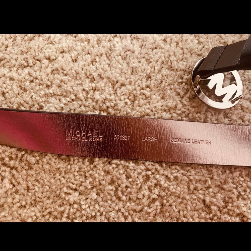Micheal Kors belt - Picture 2 of 2